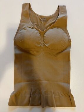 NWOT Camishaper Seamless Shaping Tank Top in Camel